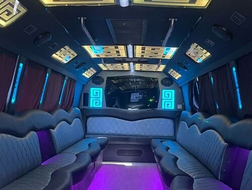 ​Elegant and Safe Transportation for School Dances in Chicago